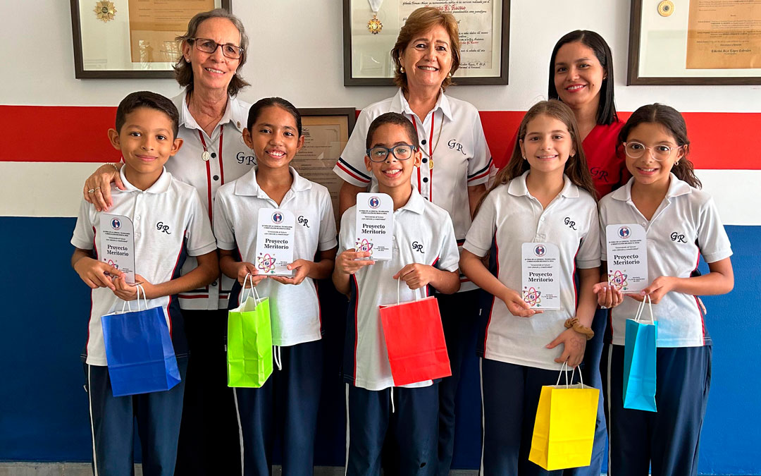 ENTREGA DE RECONOCIMIENTO FERIA DE LA CIENCIA